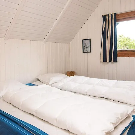 Three-bedroom In 2 Blåvand