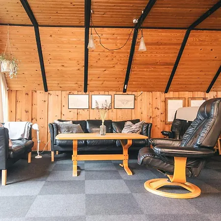 Three-bedroom In 2 Blåvand